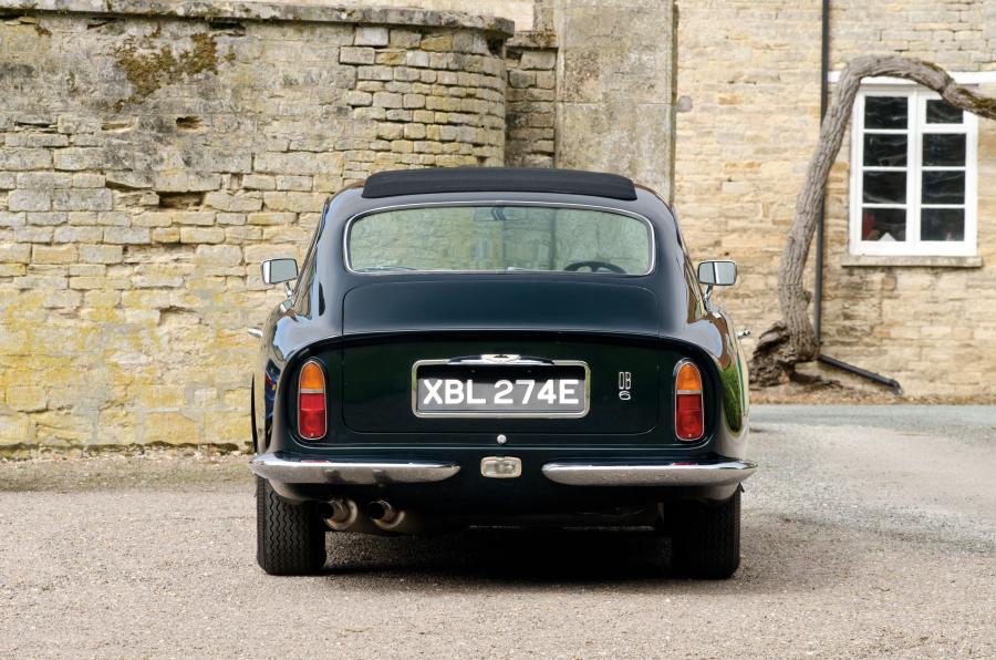  Aston Martin DB6 (3211/R) 1967 года  (фото 15 из 24)